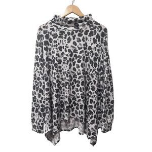 C&C California Leopard Animal Print Sugar Swizzle Mock Neck Sweater Blouse Size